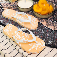 Load image into Gallery viewer, Plakkie Sardinia Bay (Peach and White)
